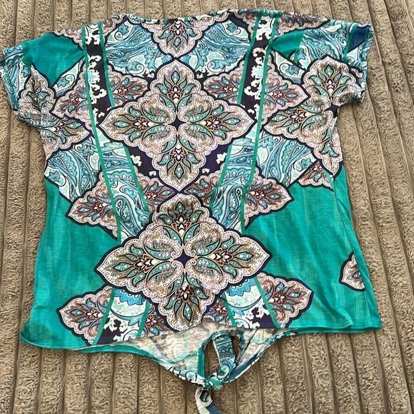 Women’s Top - Picture 4 of 4